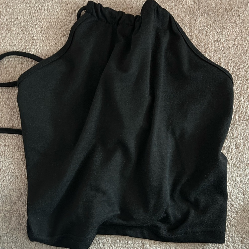 xs black sleeveless top
